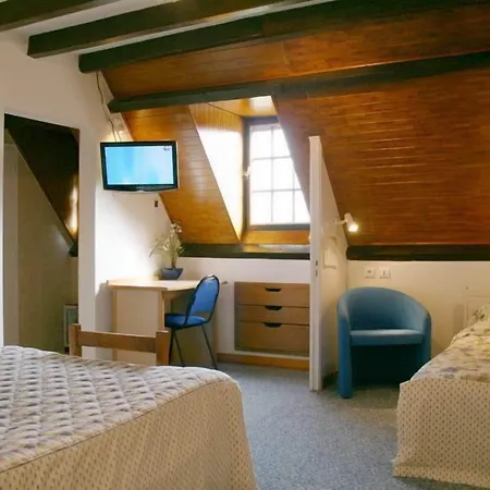 Logis Hotel Restaurant Auberge La Diege Hotel 2*