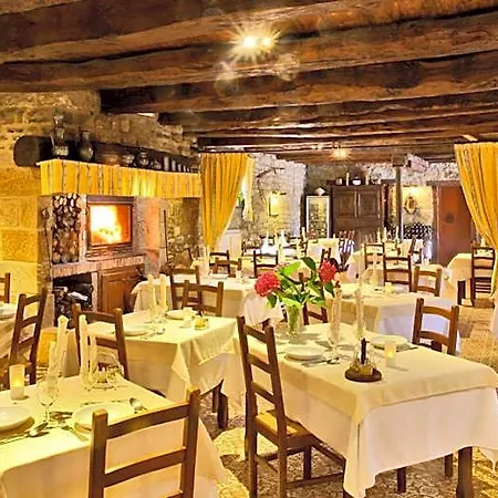 Logis Restaurant La Diege Otel
